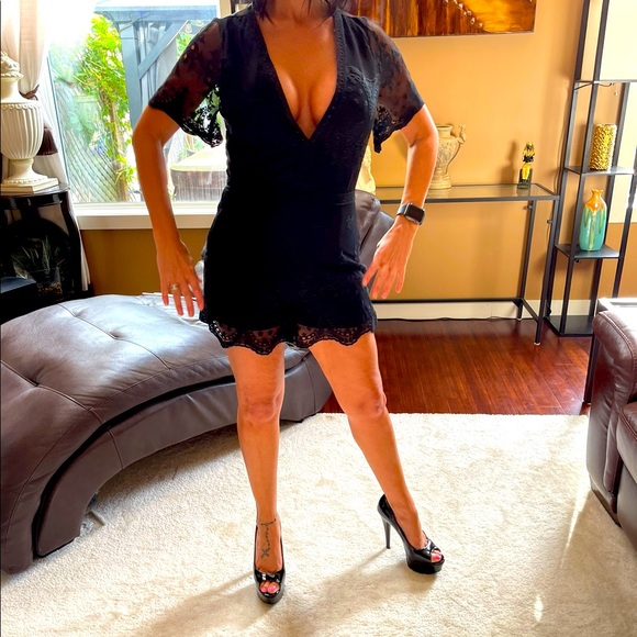 Shorts romper - Picture 1 of 8